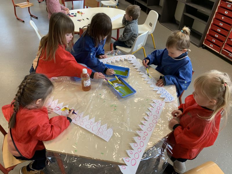 création des couronnes pour tous – école privée Notre-Dame (Bellevaux)