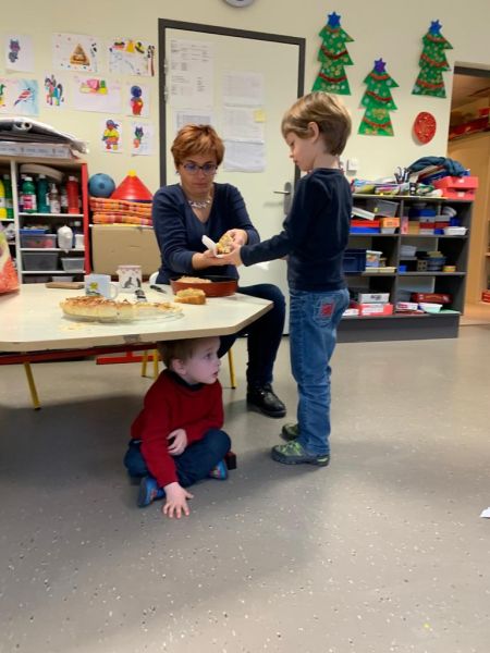 distribution de la galette – école privée Notre-Dame (Bellevaux)