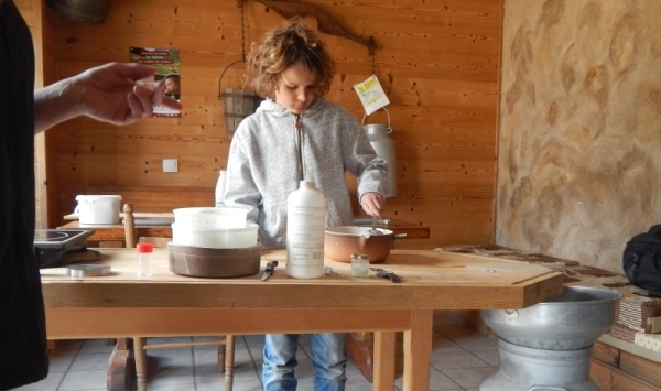 les 6e à la ferme du petit mont (2)
